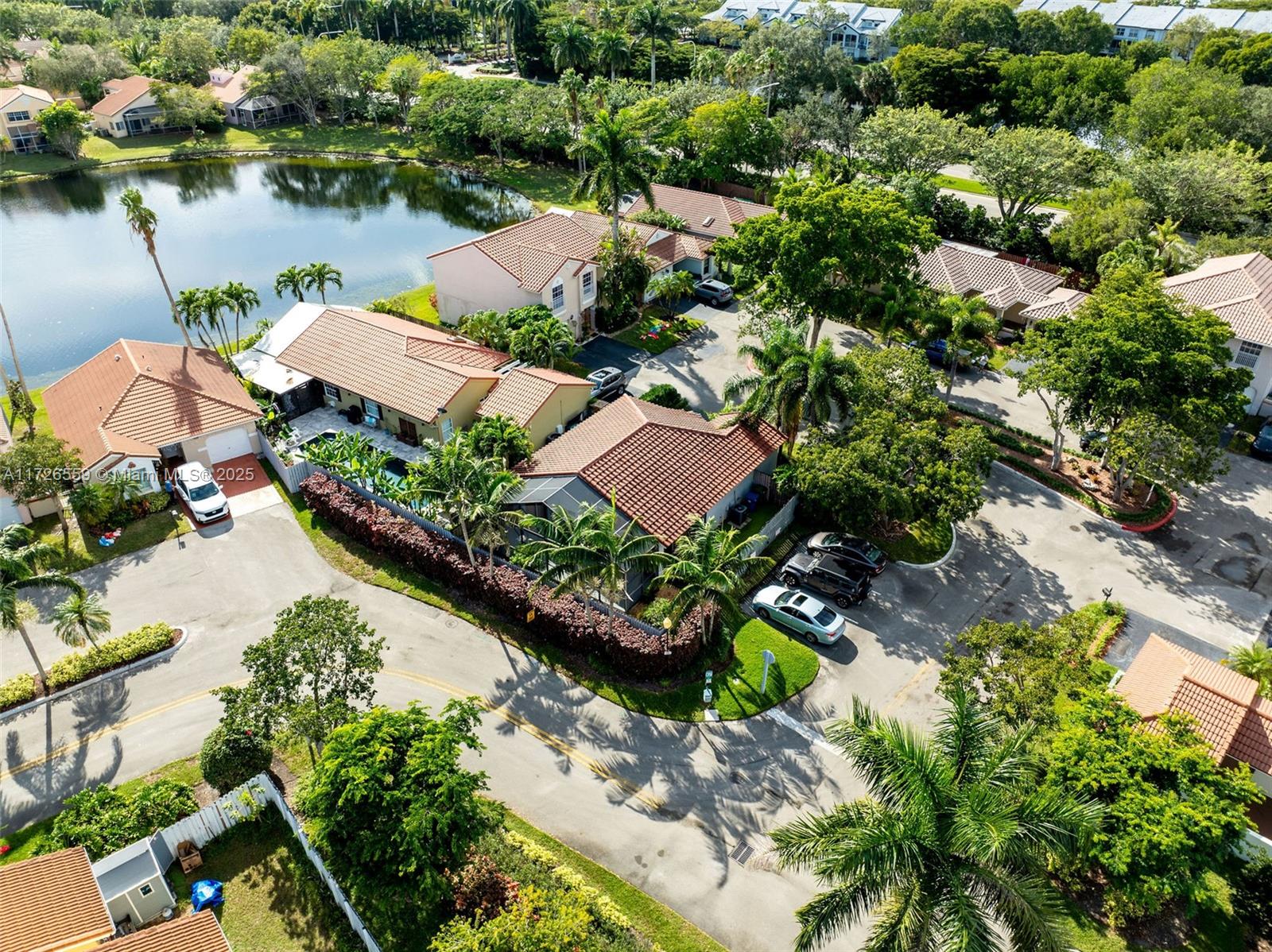 COUNTRY ISLES GARDEN HOME - Residential
