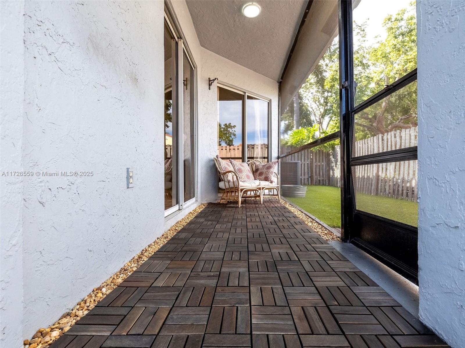 COUNTRY ISLES GARDEN HOME - Residential