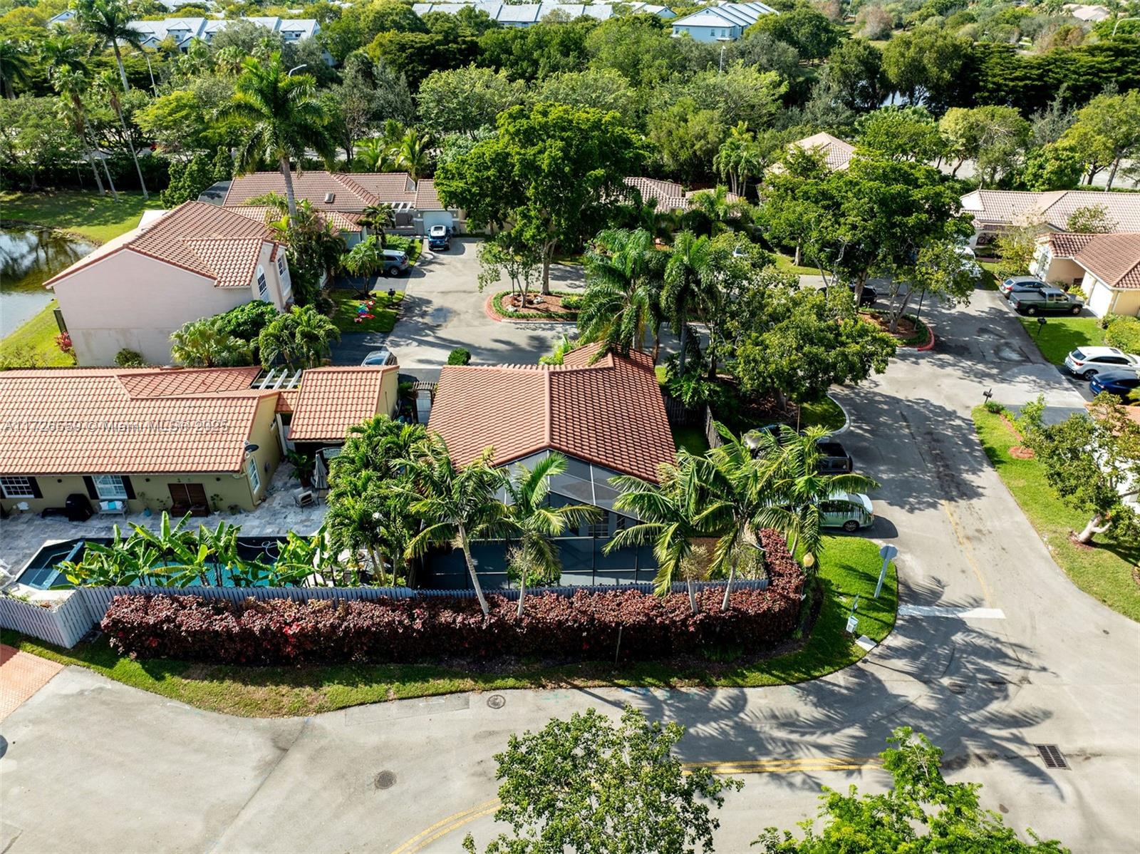 COUNTRY ISLES GARDEN HOME - Residential