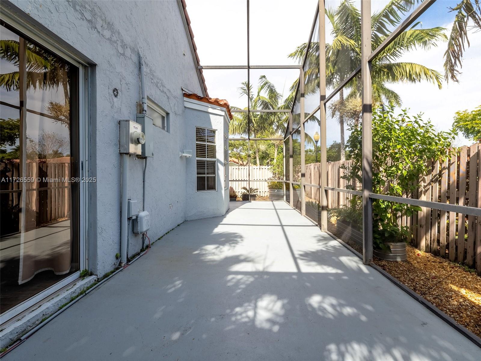 COUNTRY ISLES GARDEN HOME - Residential