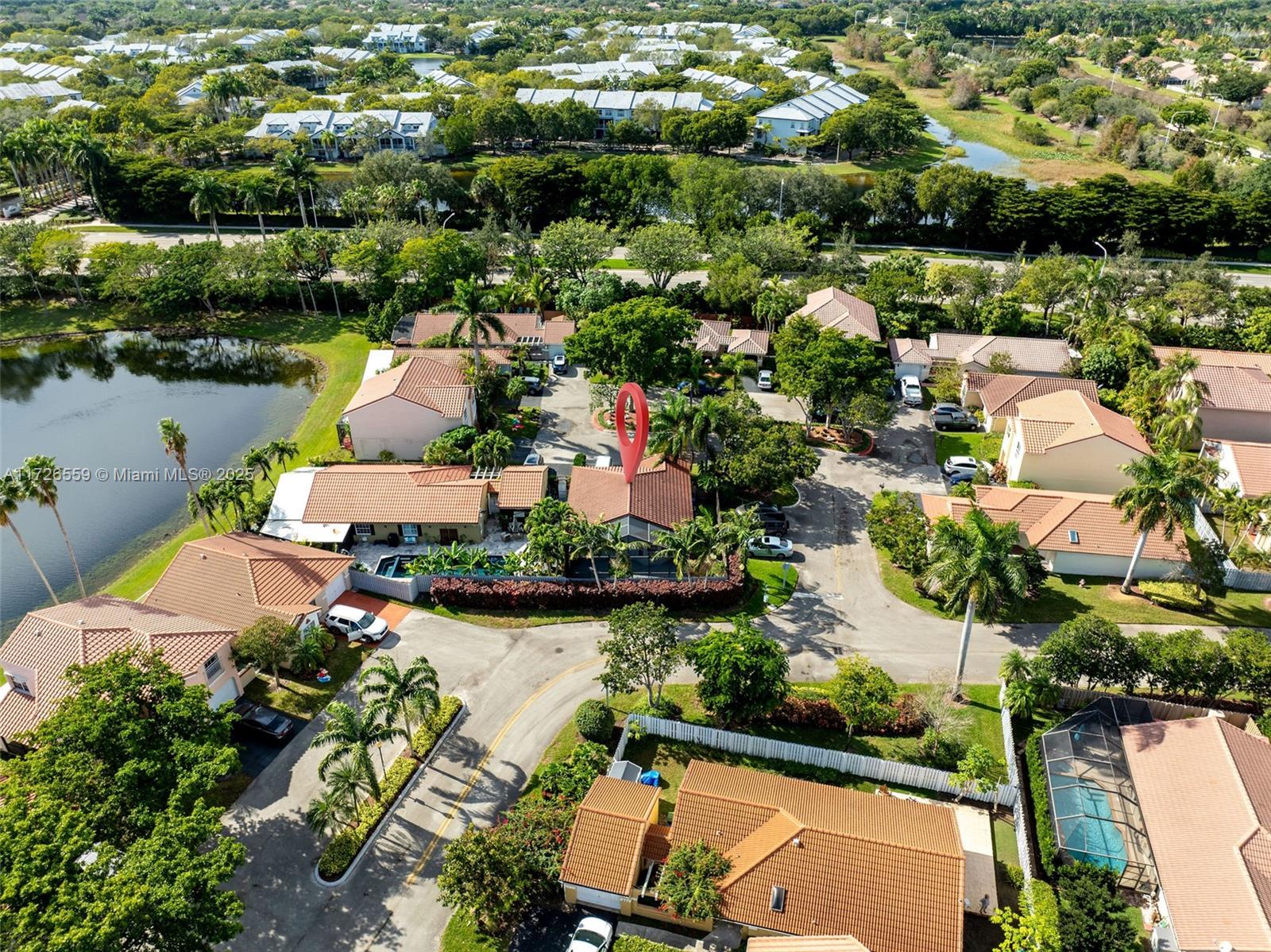 COUNTRY ISLES GARDEN HOME - Residential