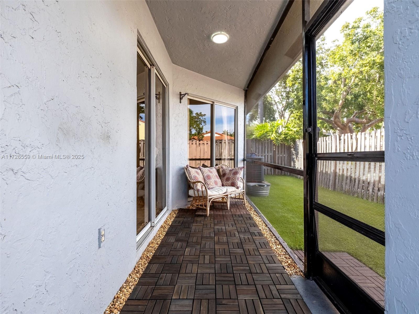 COUNTRY ISLES GARDEN HOME - Residential