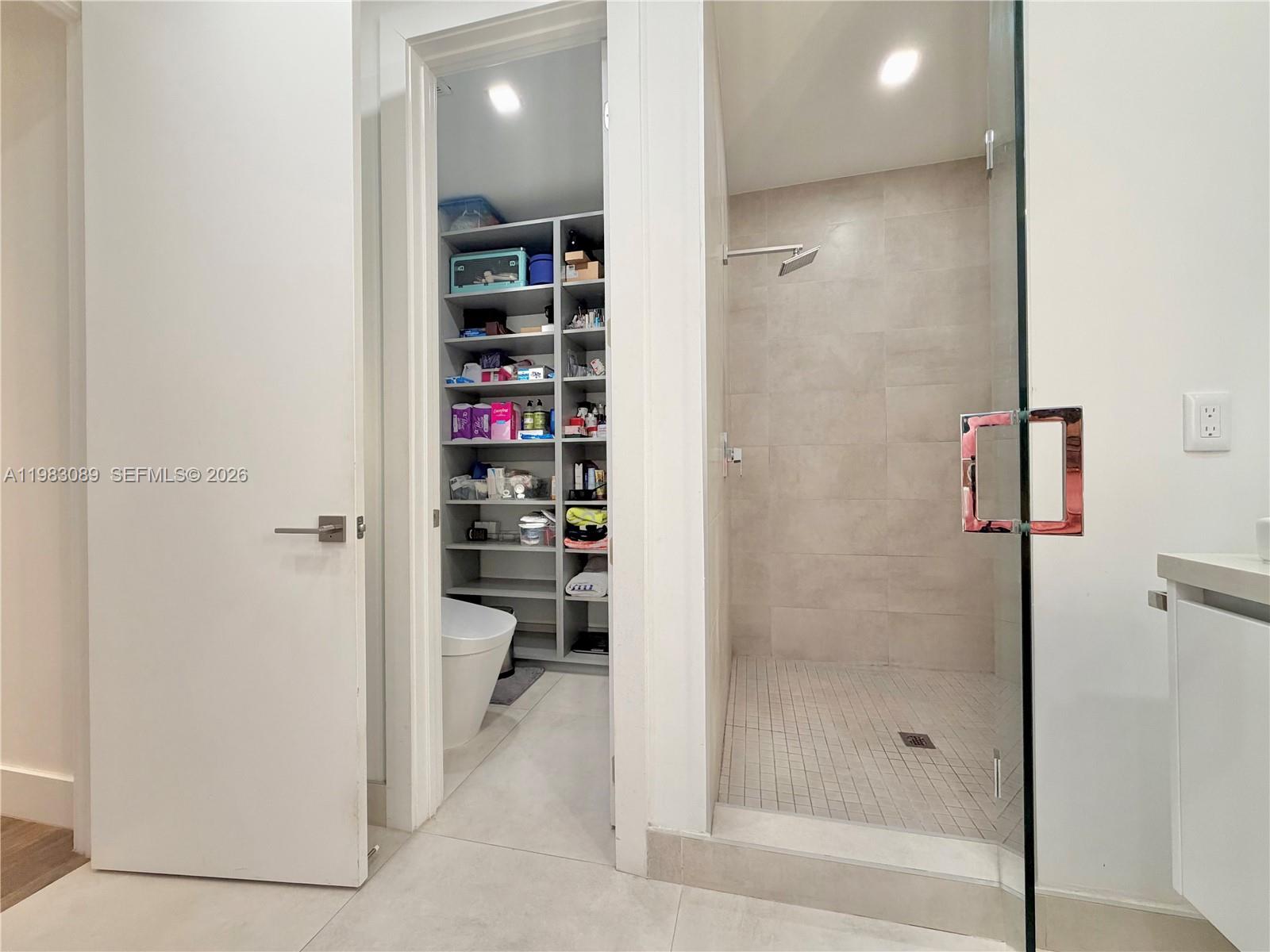 MODERN 45 Doral - Residential