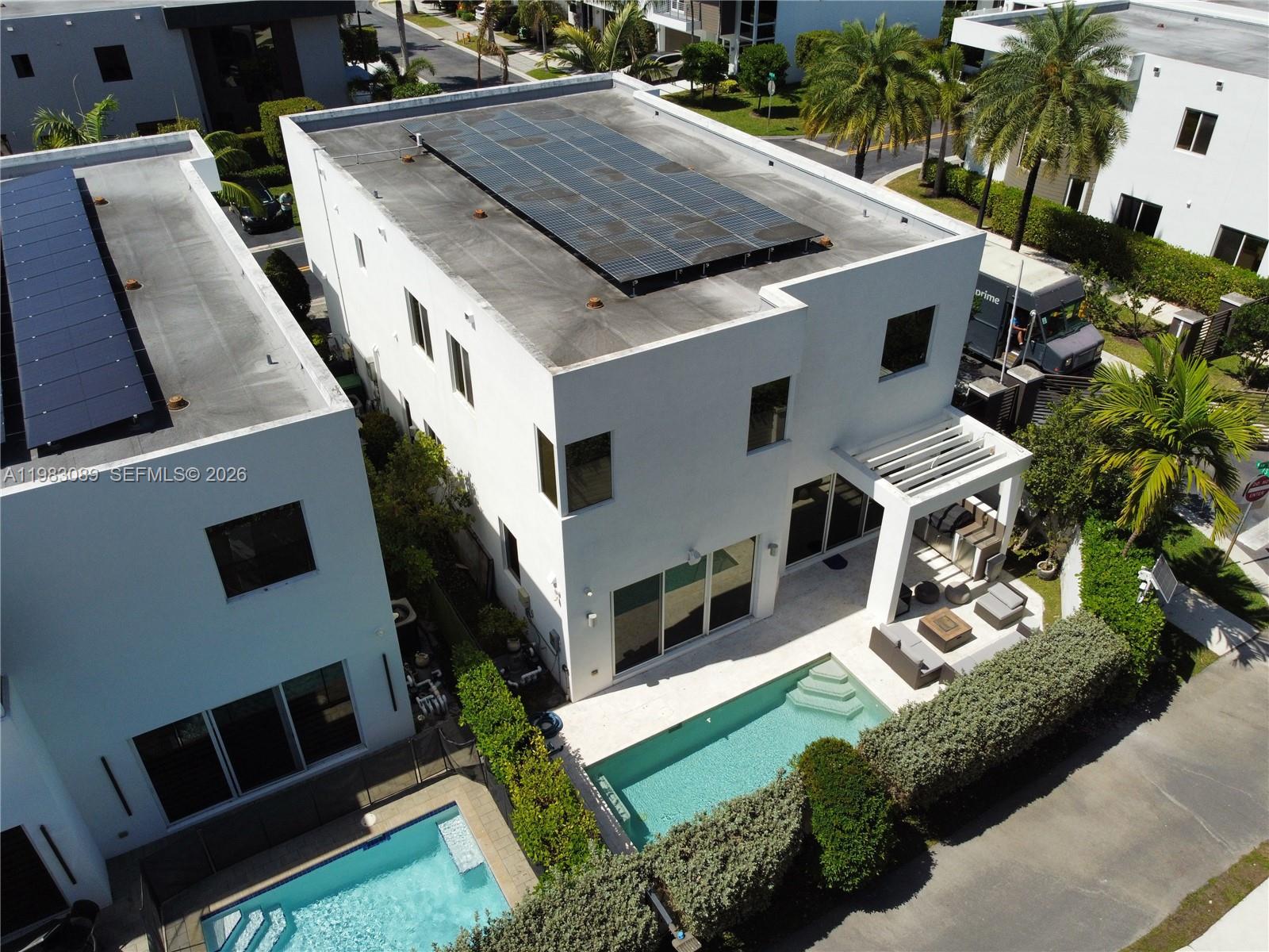 MODERN 45 Doral - Residential