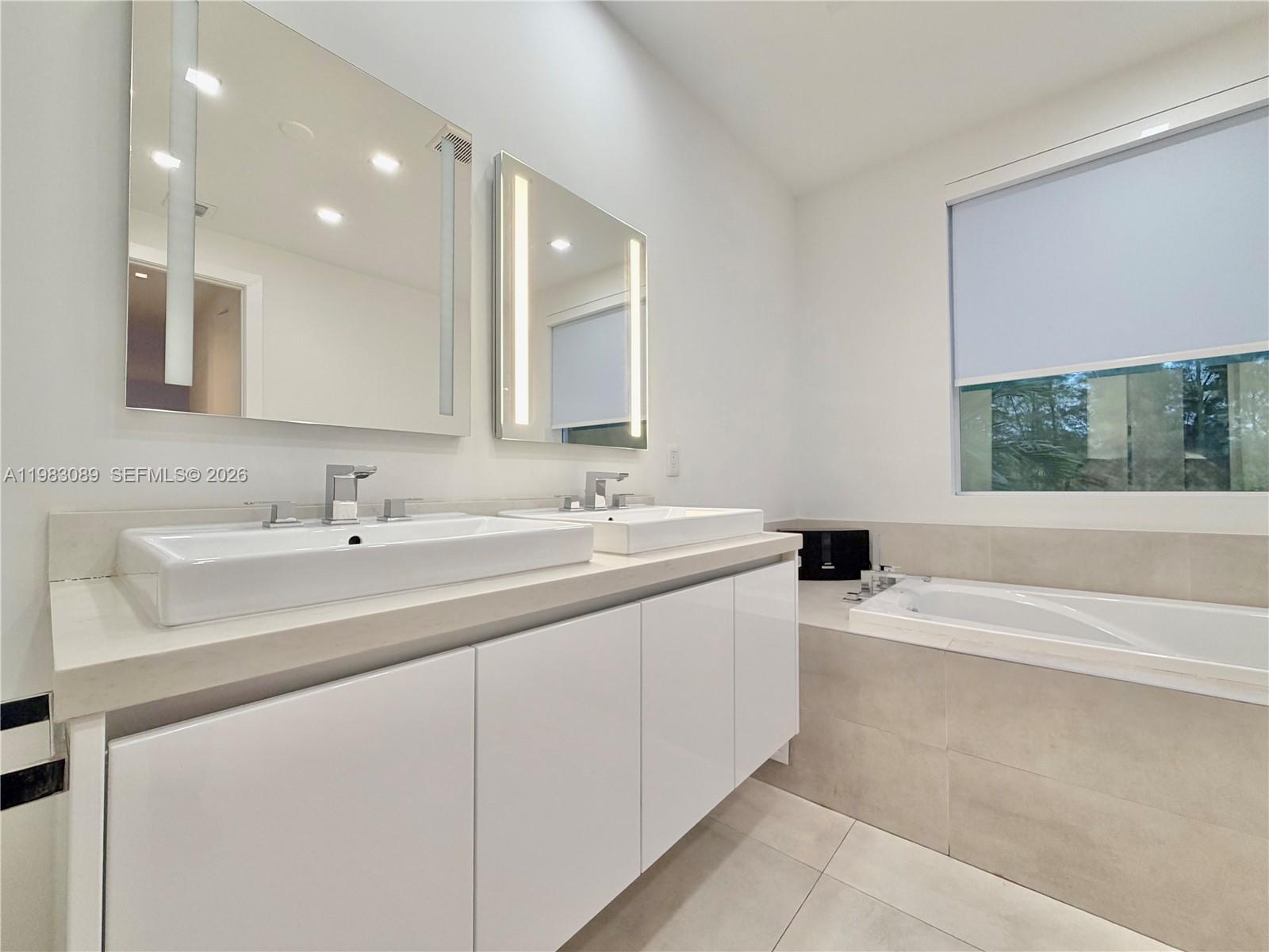 MODERN 45 Doral - Residential
