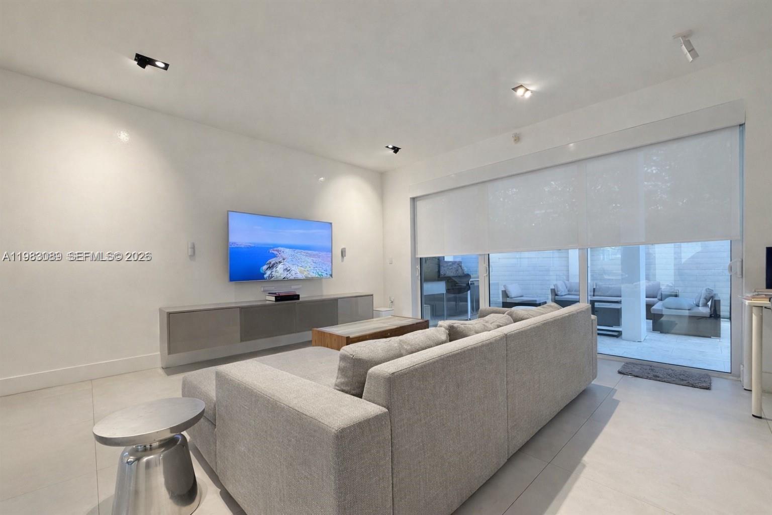 MODERN 45 Doral - Residential