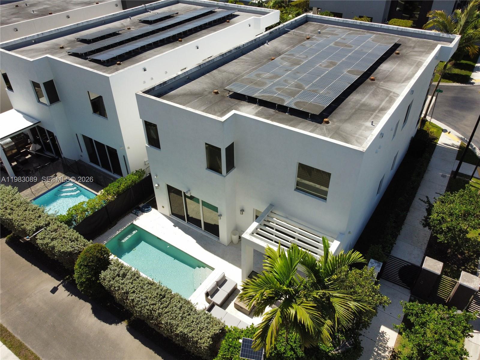 MODERN 45 Doral - Residential