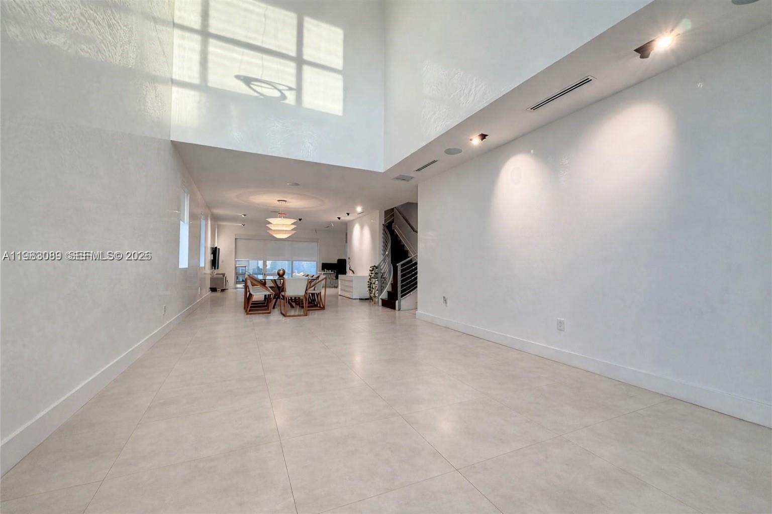 MODERN 45 Doral - Residential