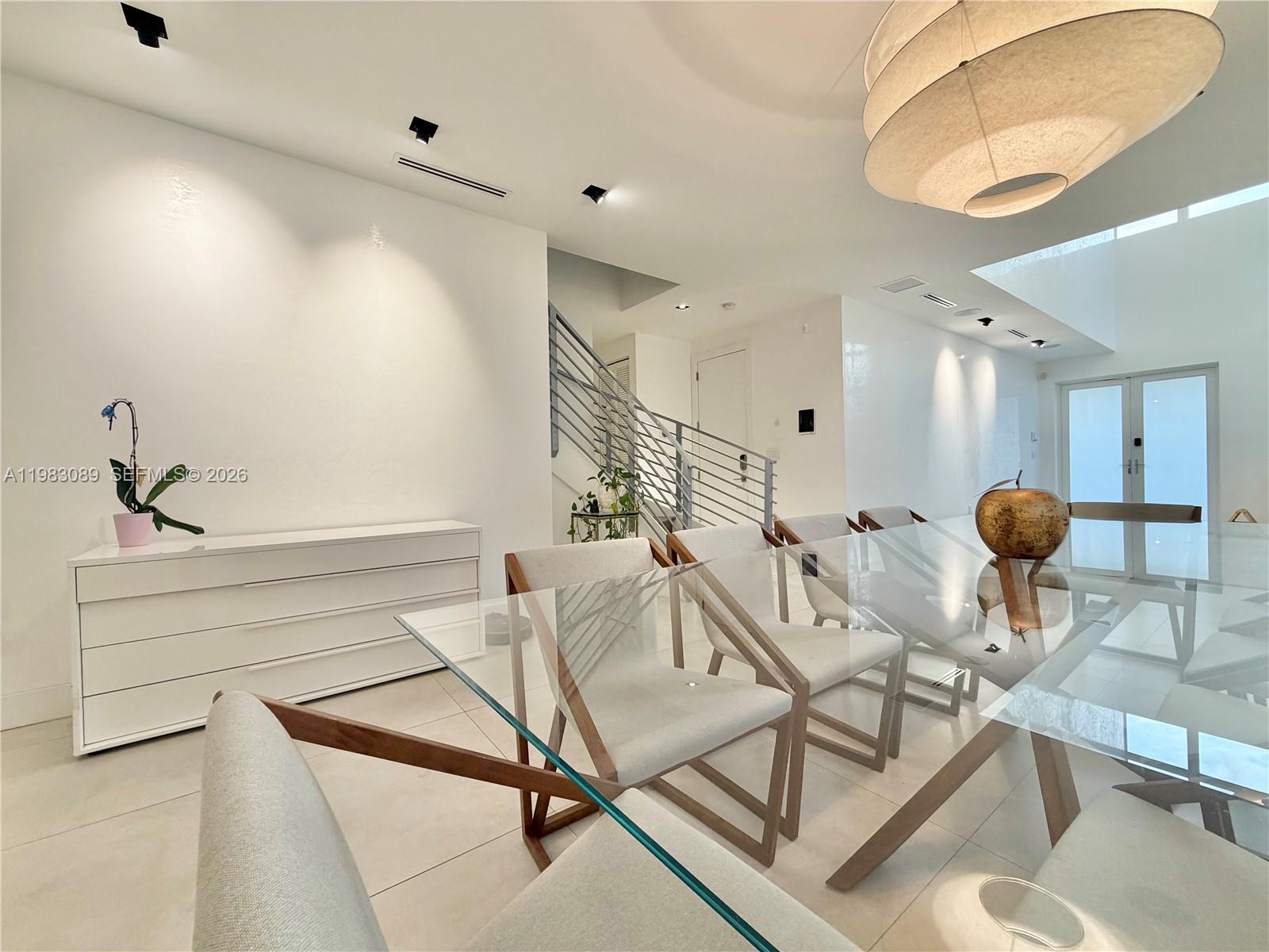 MODERN 45 Doral - Residential