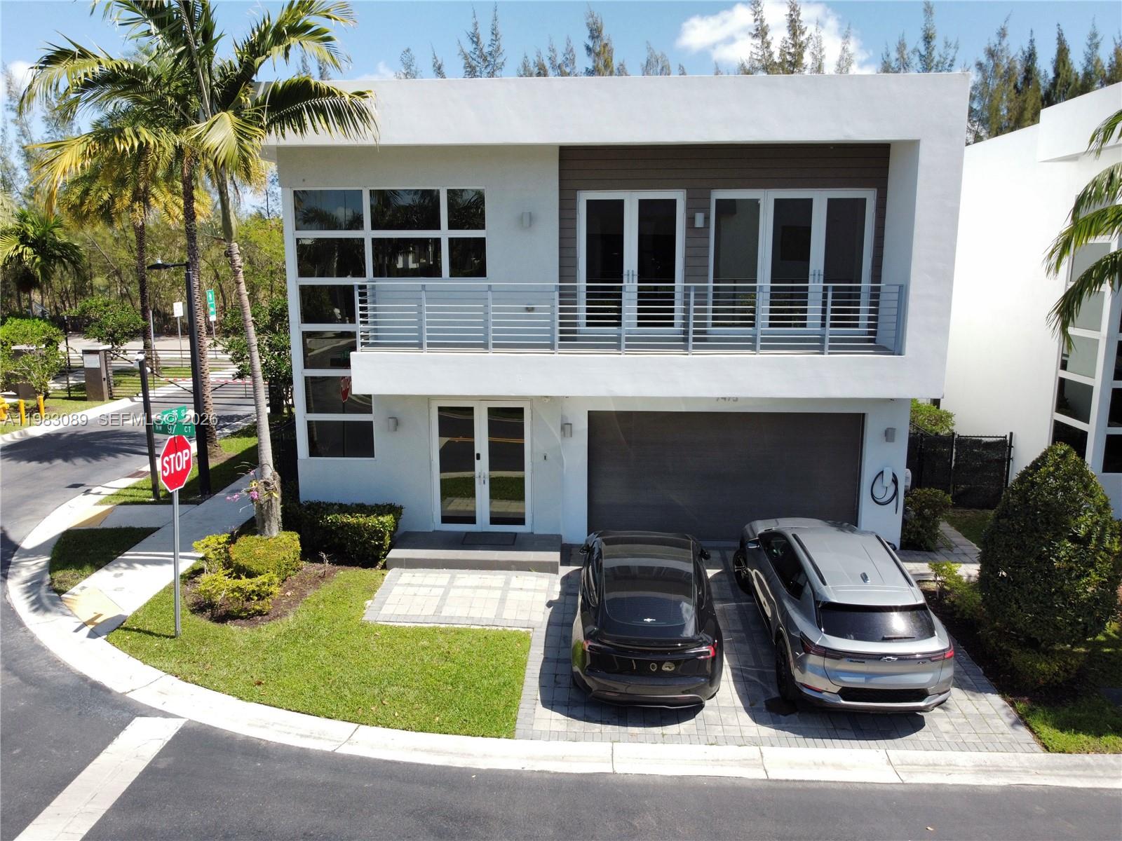 MODERN 45 Doral - Residential