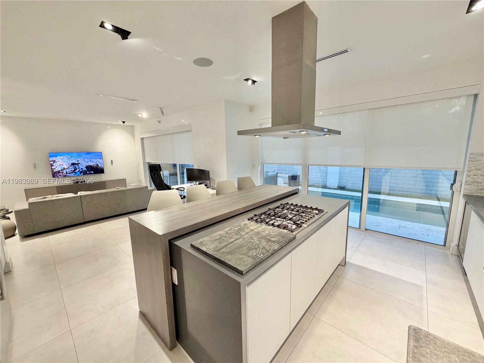 MODERN 45 Doral - Residential