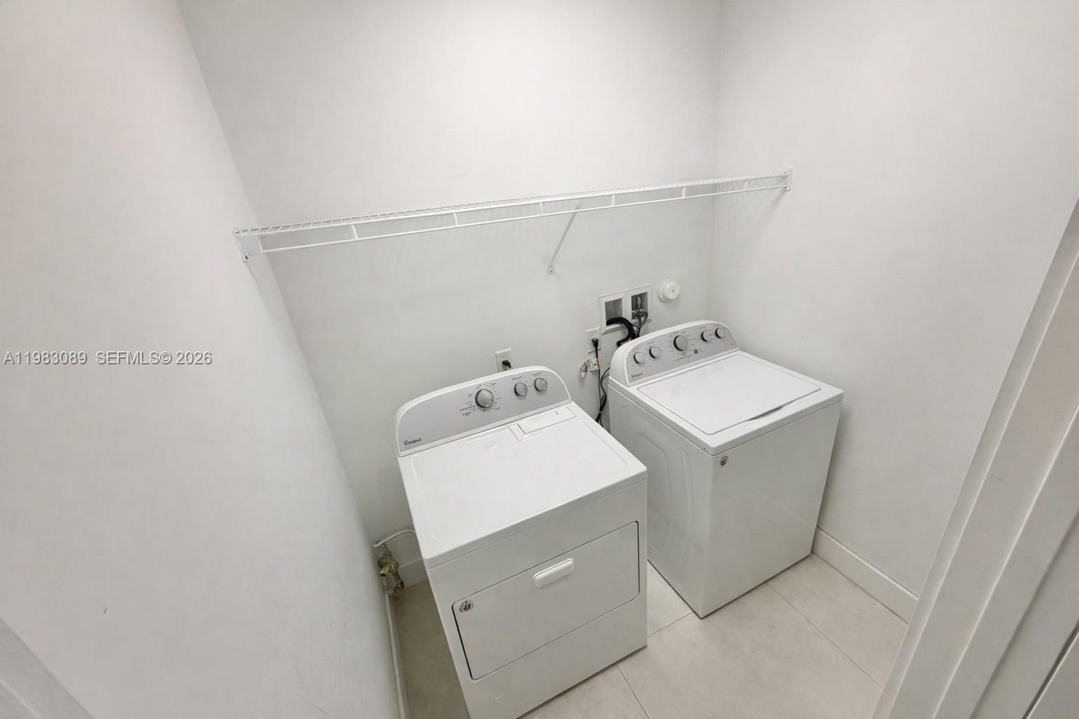 MODERN 45 Doral - Residential