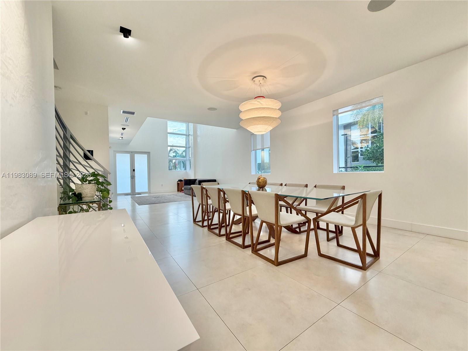 MODERN 45 Doral - Residential