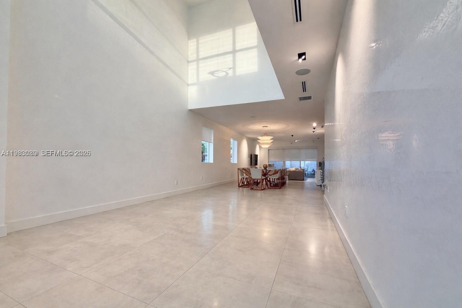 MODERN 45 Doral - Residential