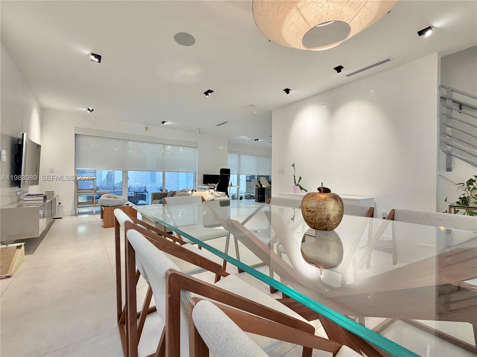 MODERN 45 Doral - Residential