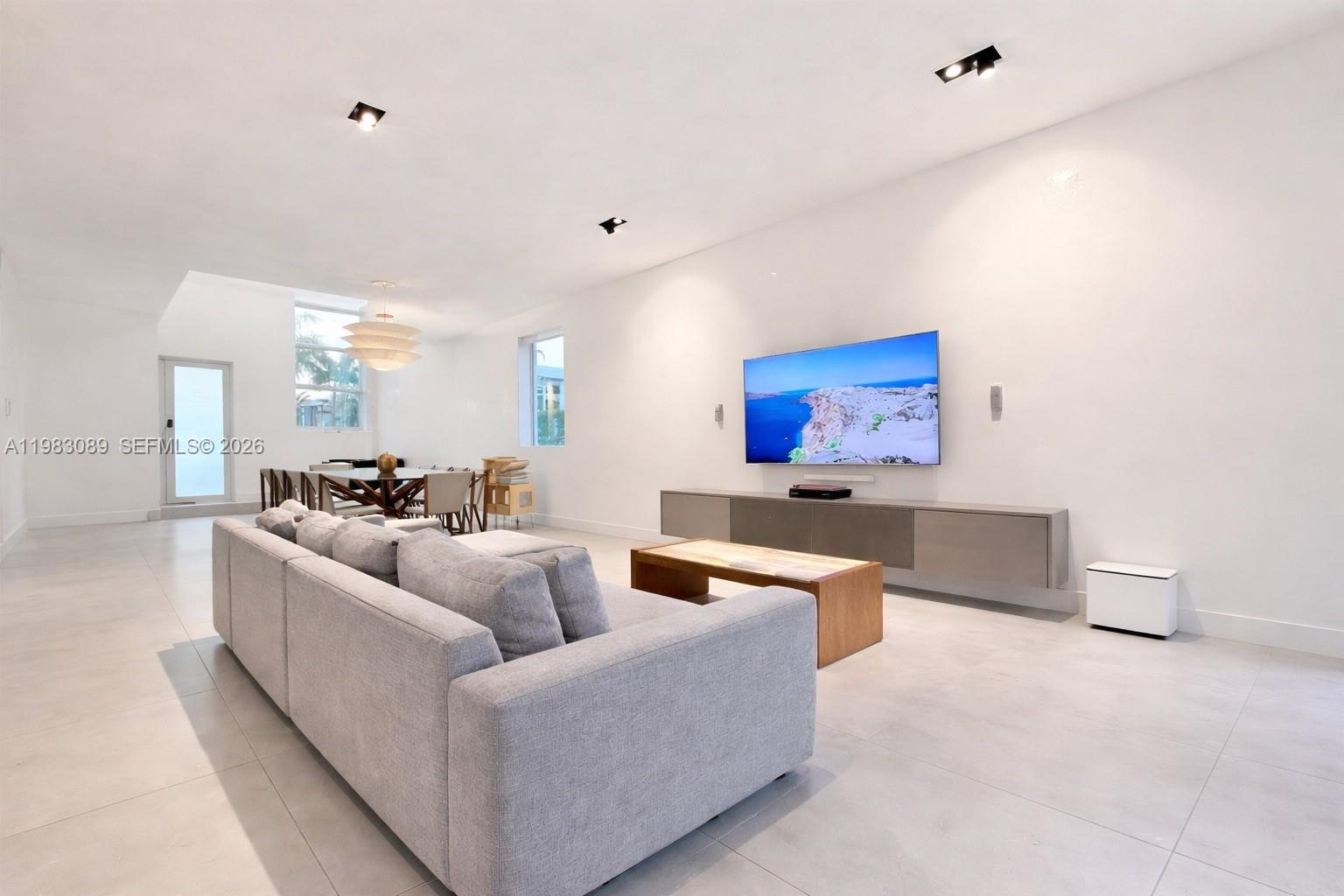 MODERN 45 Doral - Residential