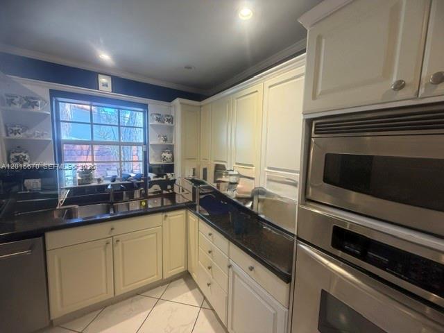 CORAL SHORES - Residential