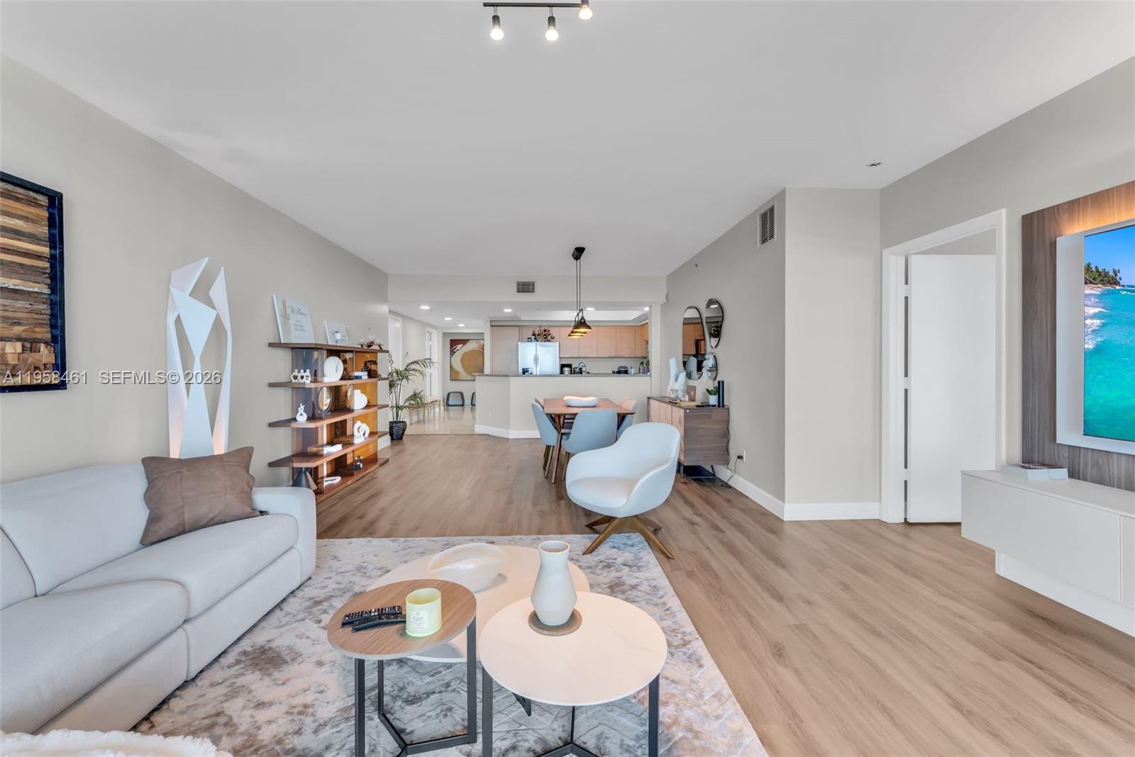 THE OAKS I CONDO - Residential