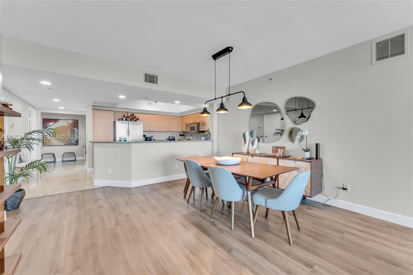 THE OAKS I CONDO - Residential