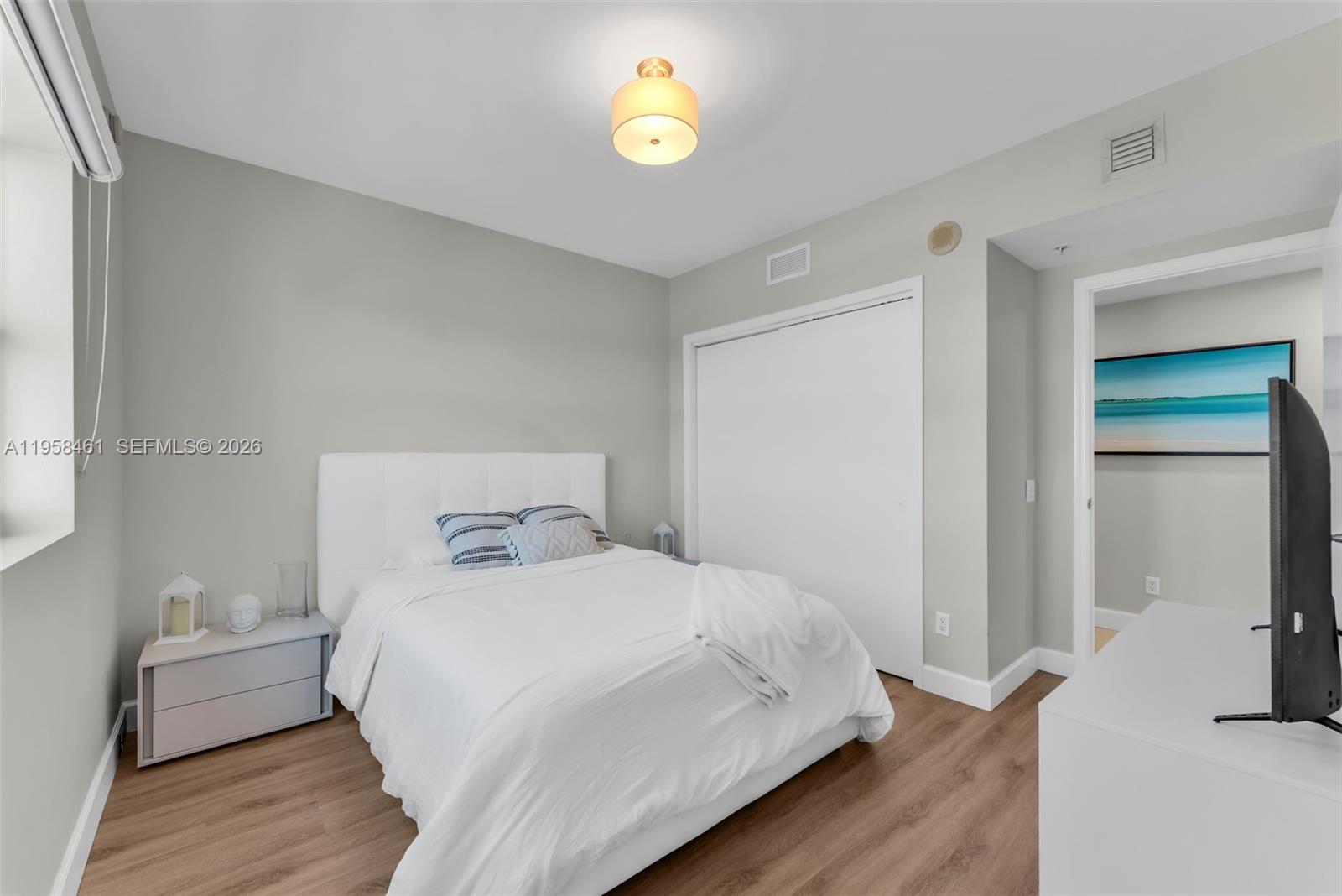 THE OAKS I CONDO - Residential