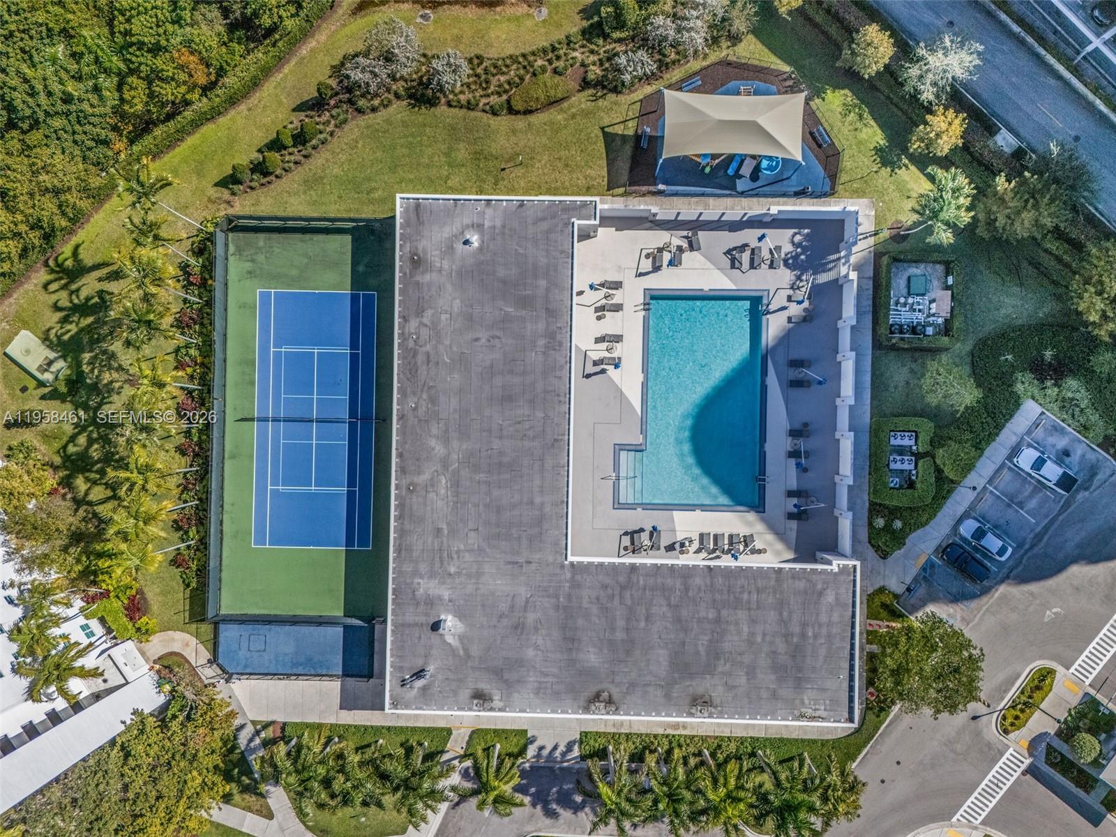 THE OAKS I CONDO - Residential