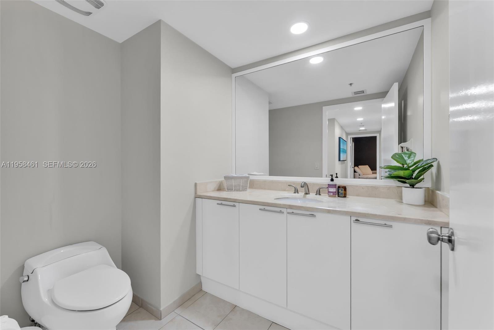 THE OAKS I CONDO - Residential