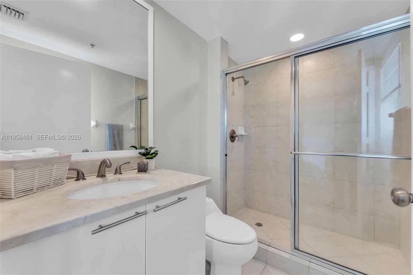 THE OAKS I CONDO - Residential