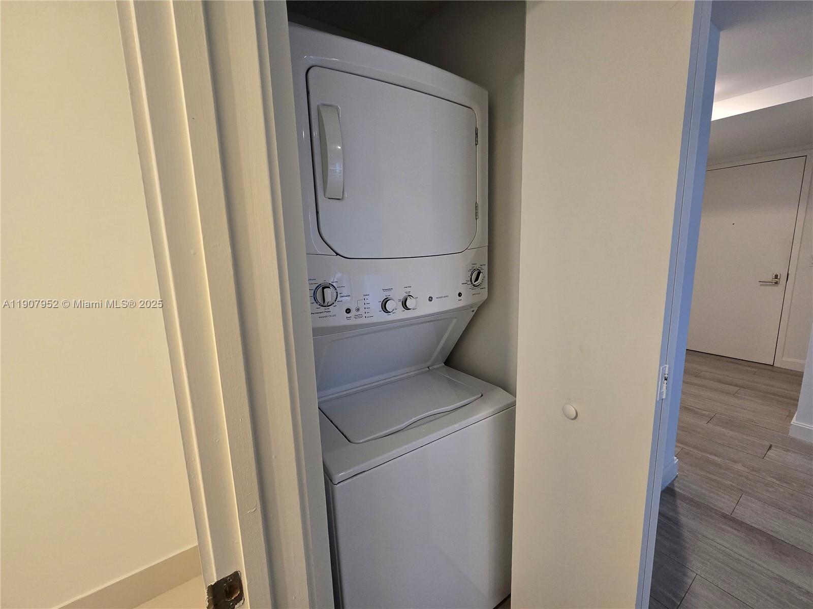 BRICKELL HEIGHTS WEST CON - Residential Lease