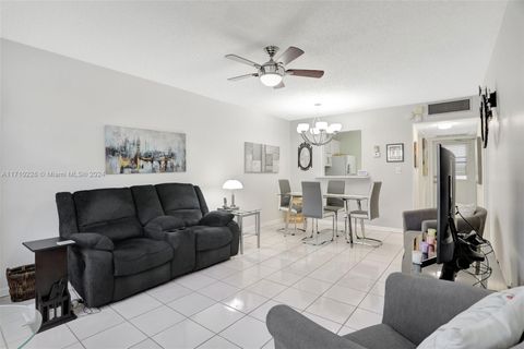 A home in Lauderdale Lakes