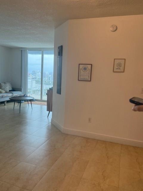 1800 BISCAYNE PLAZA CONDO - Residential