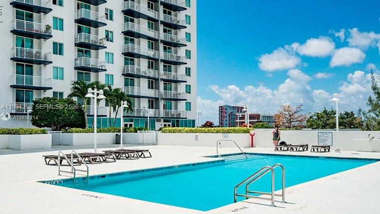 1800 BISCAYNE PLAZA CONDO - Residential