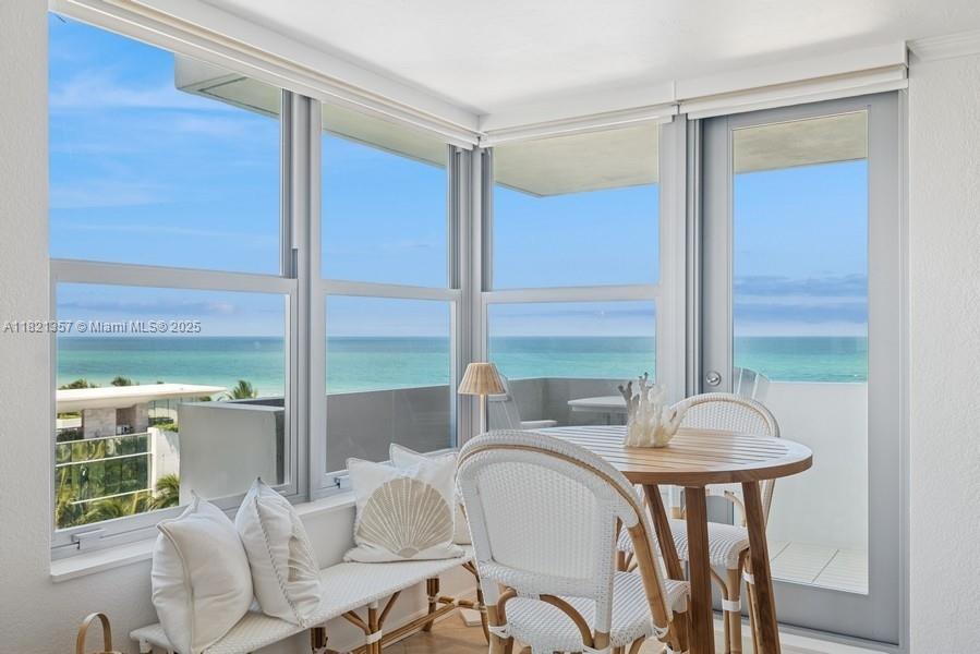 2899 Collins Ave 1025