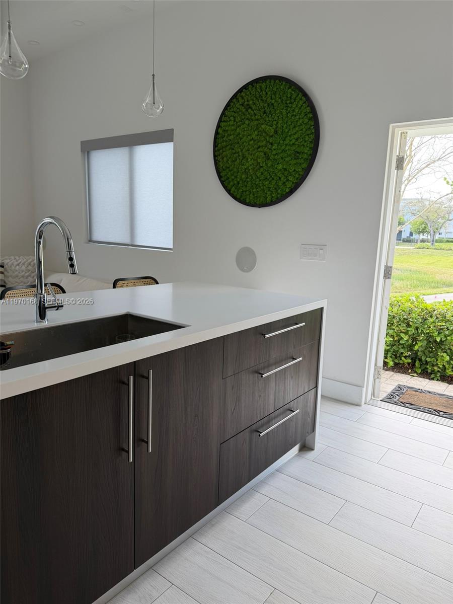 PLANTATION BUSINESS PARK - Residential Lease