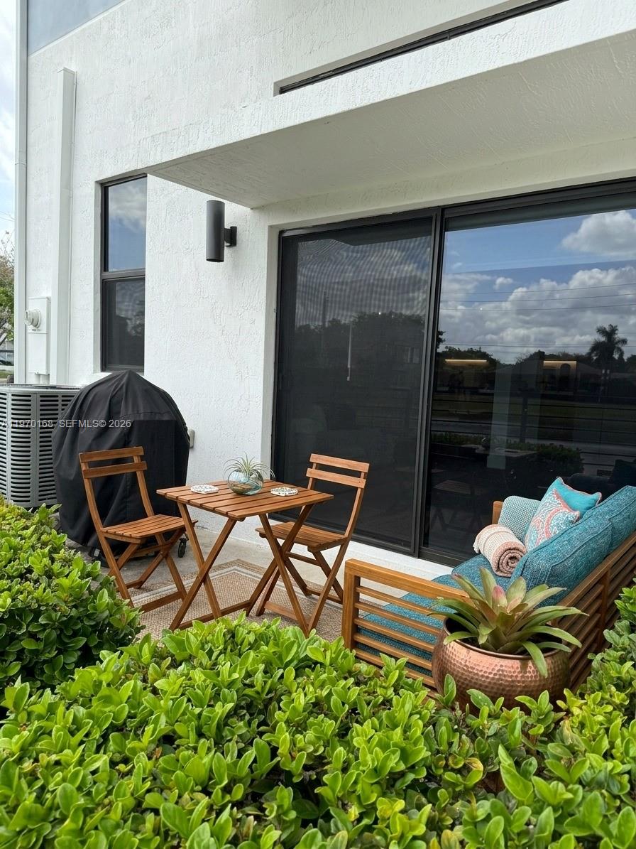 PLANTATION BUSINESS PARK - Residential Lease