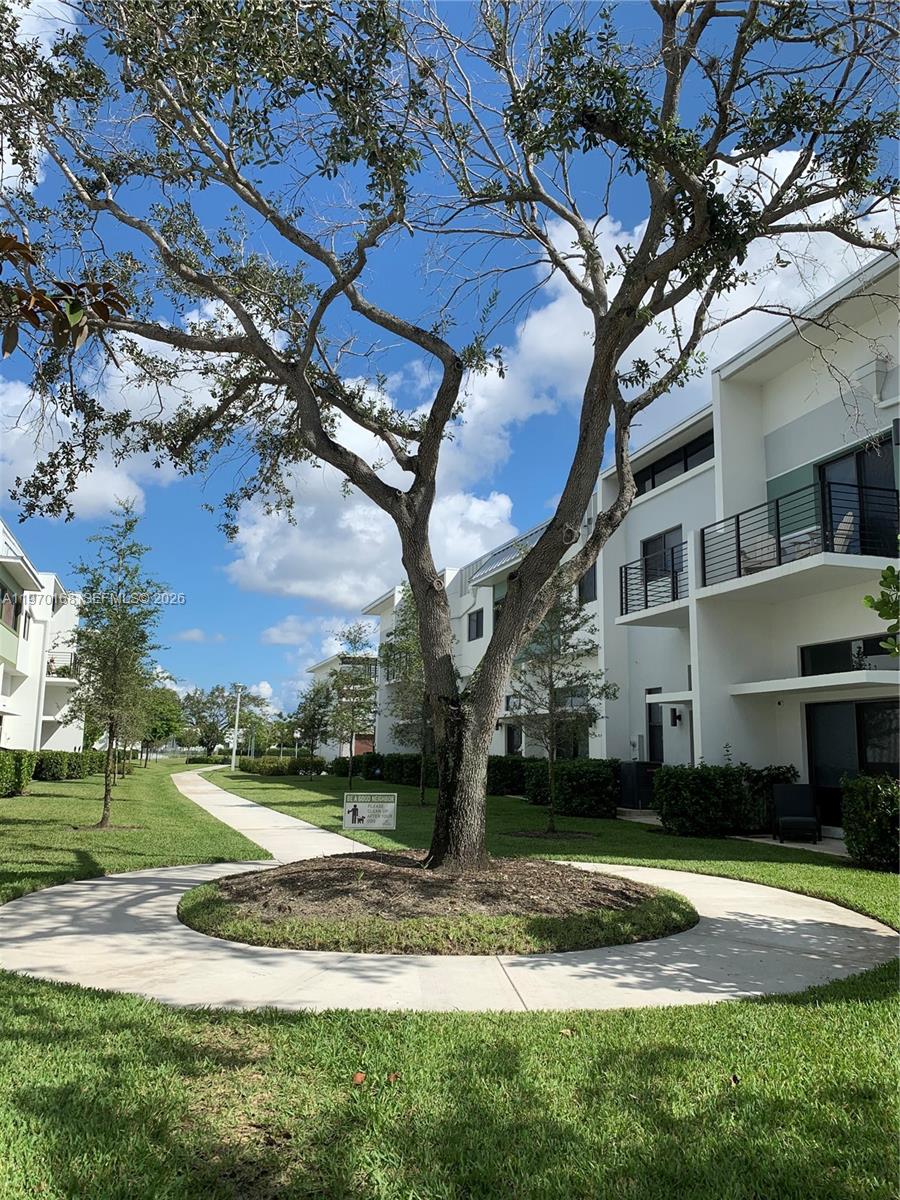 PLANTATION BUSINESS PARK - Residential Lease