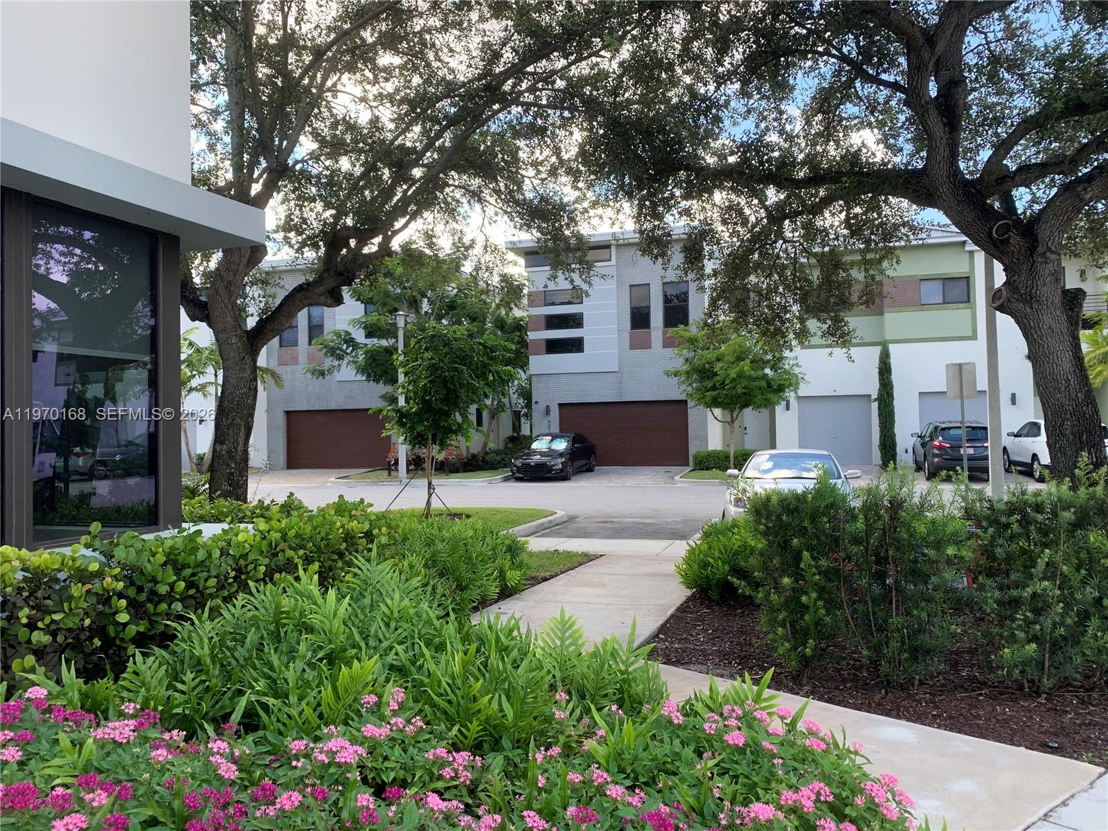 PLANTATION BUSINESS PARK - Residential Lease