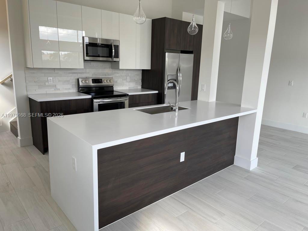 PLANTATION BUSINESS PARK - Residential Lease