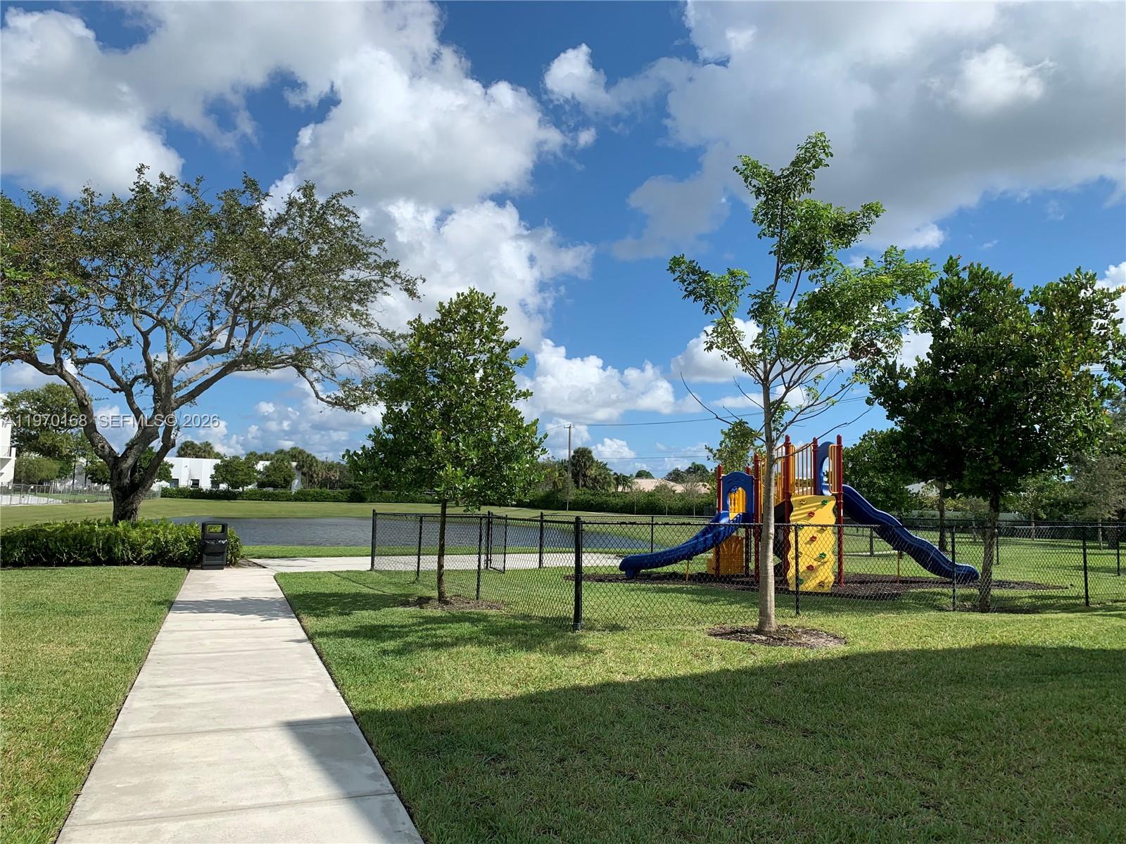 PLANTATION BUSINESS PARK - Residential Lease