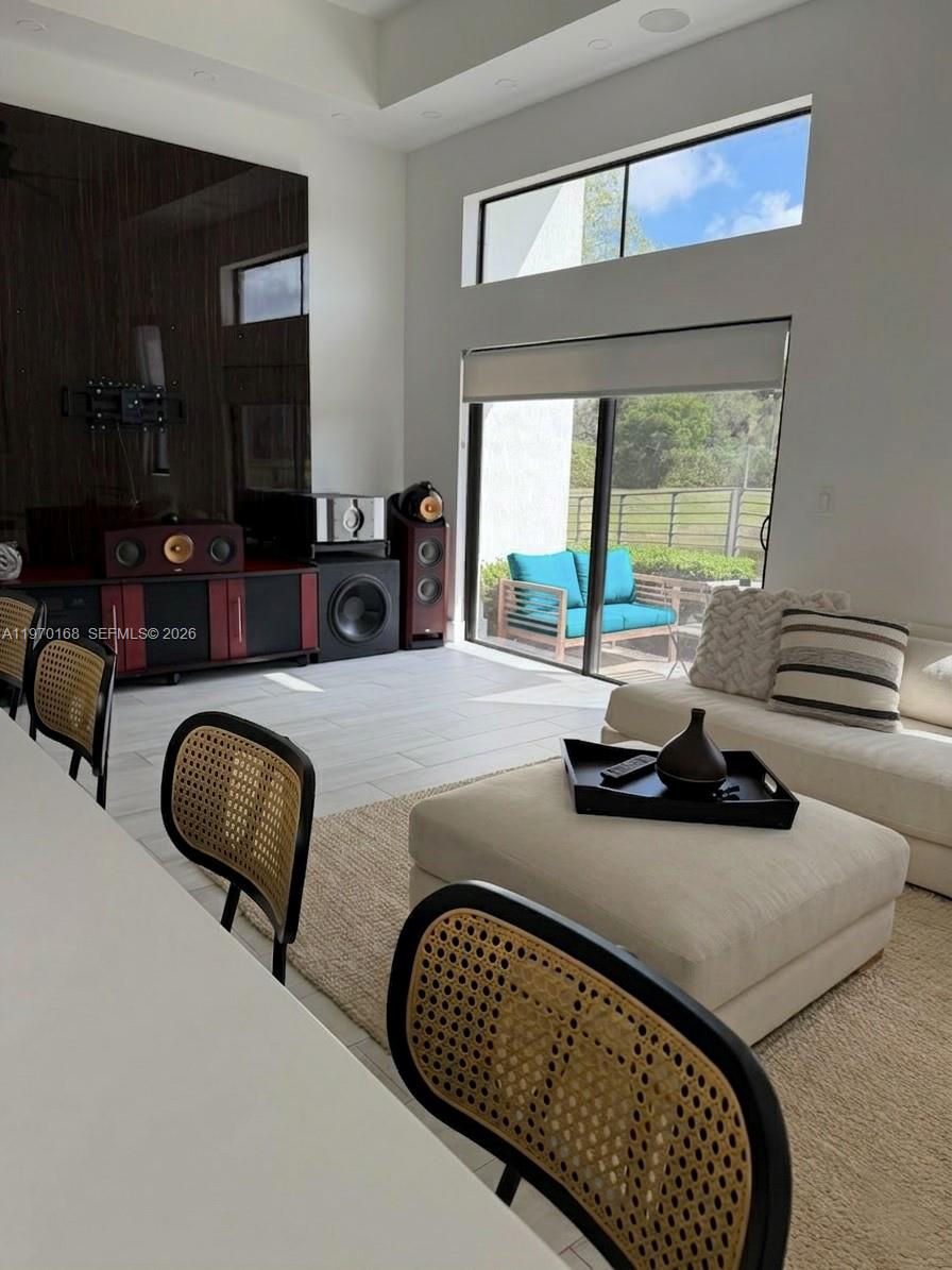 PLANTATION BUSINESS PARK - Residential Lease