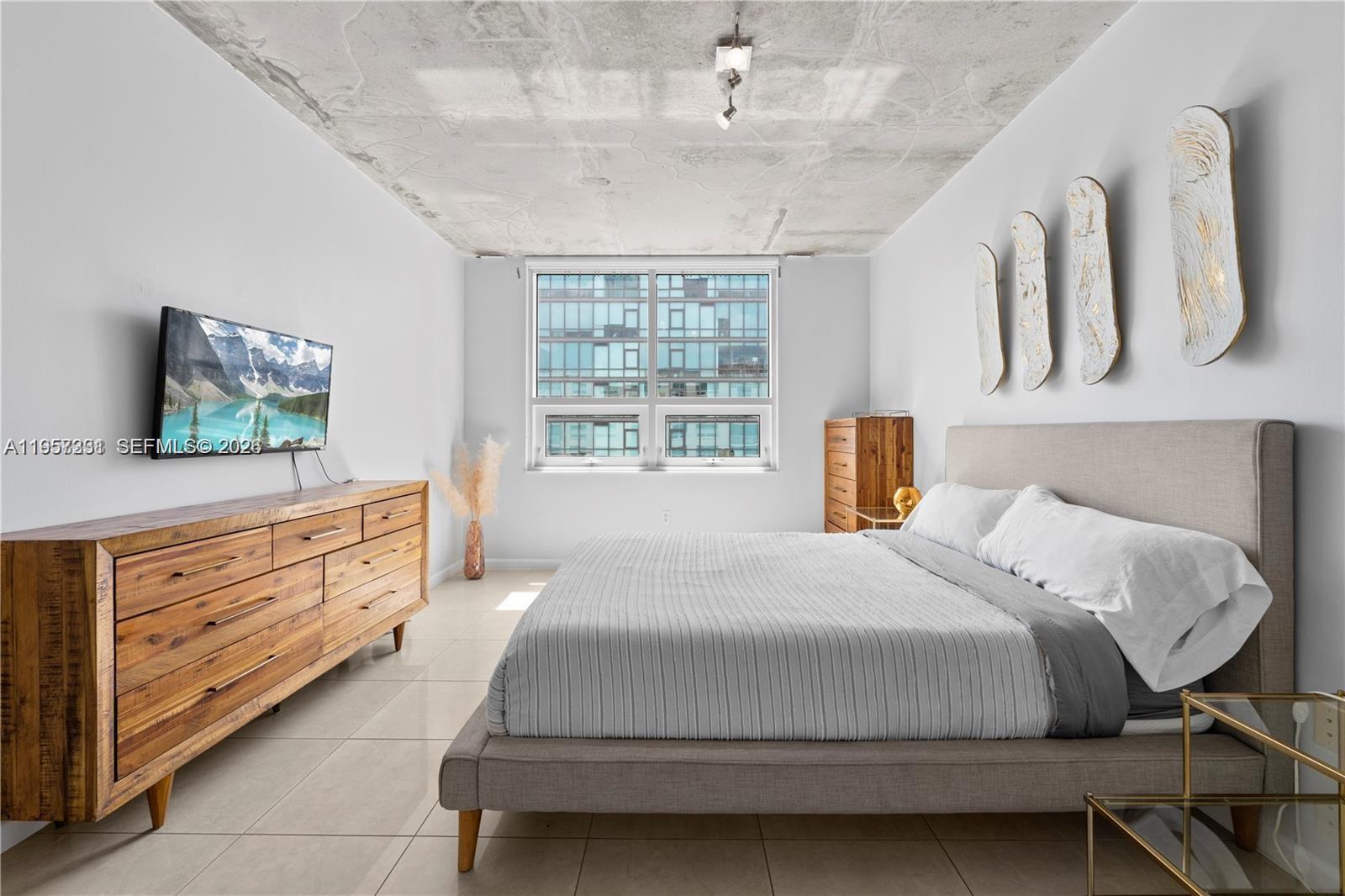 MIDBLOCK MIAMI CONDO - Residential