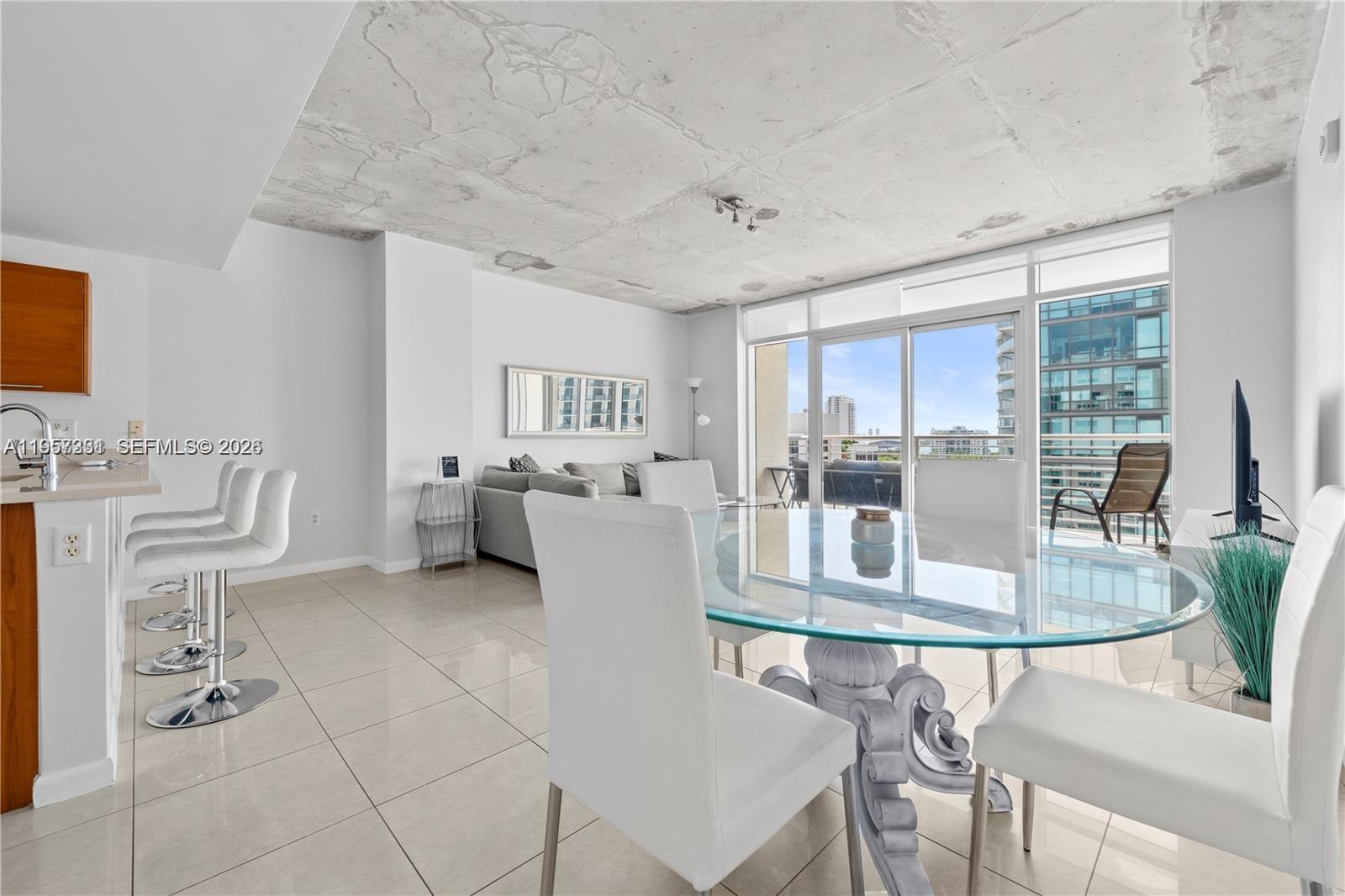 MIDBLOCK MIAMI CONDO - Residential