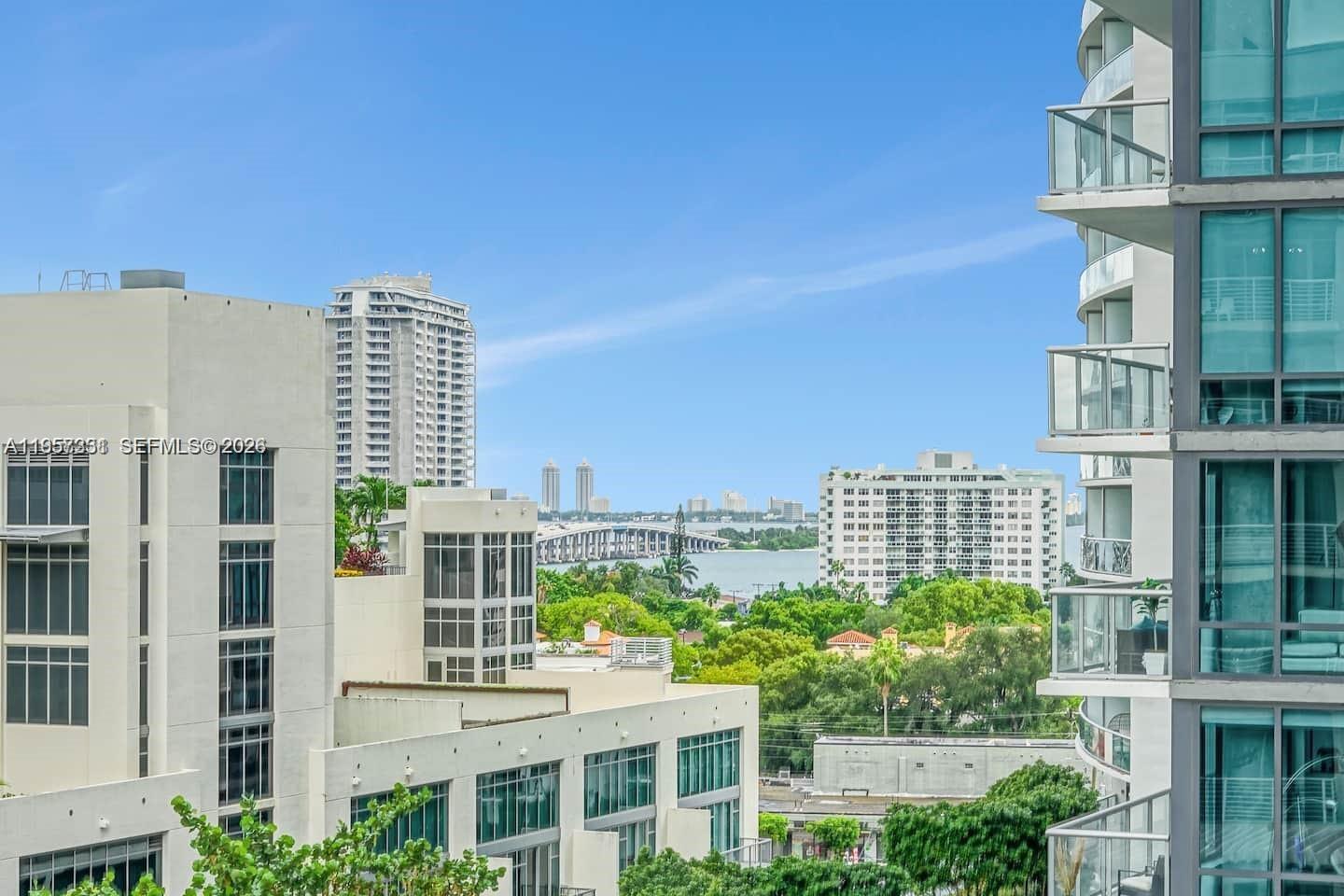 MIDBLOCK MIAMI CONDO - Residential