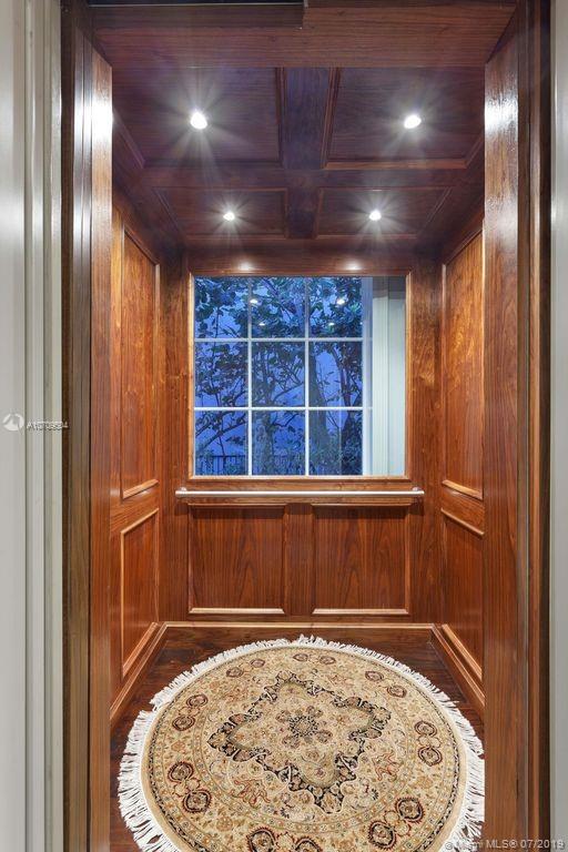 Hillsboro Mile - Residential