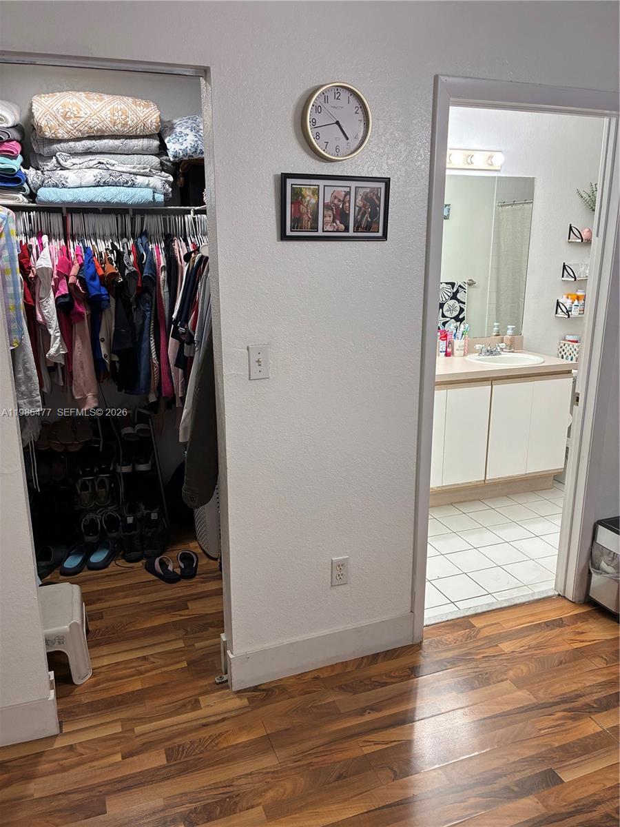 HOMESTEAD LAKES FARMLIFE - Residential Lease