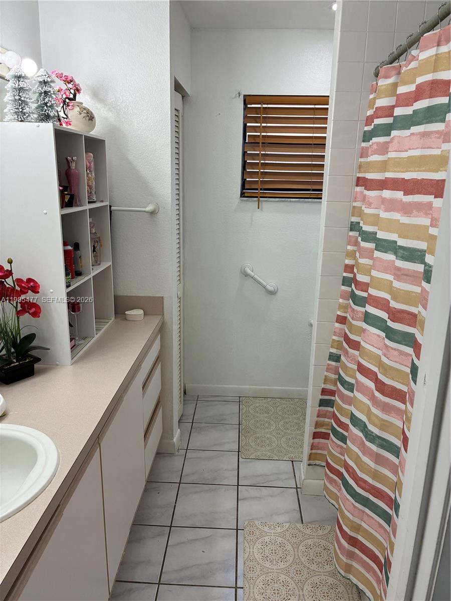 HOMESTEAD LAKES FARMLIFE - Residential Lease