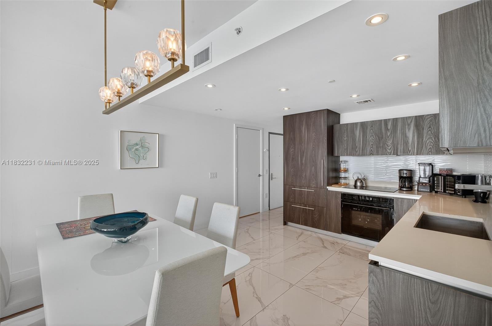 ONE PARAISO CONDO - Residential