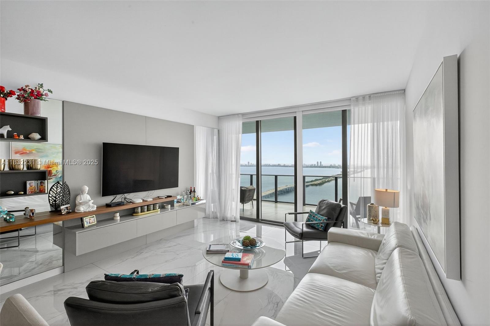 ONE PARAISO CONDO - Residential