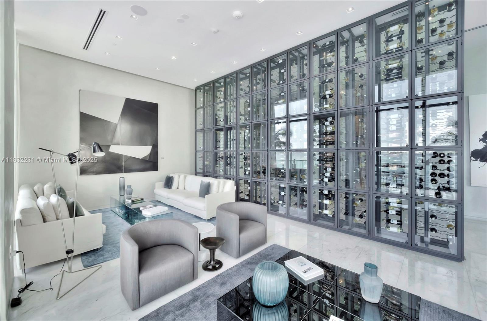 ONE PARAISO CONDO - Residential