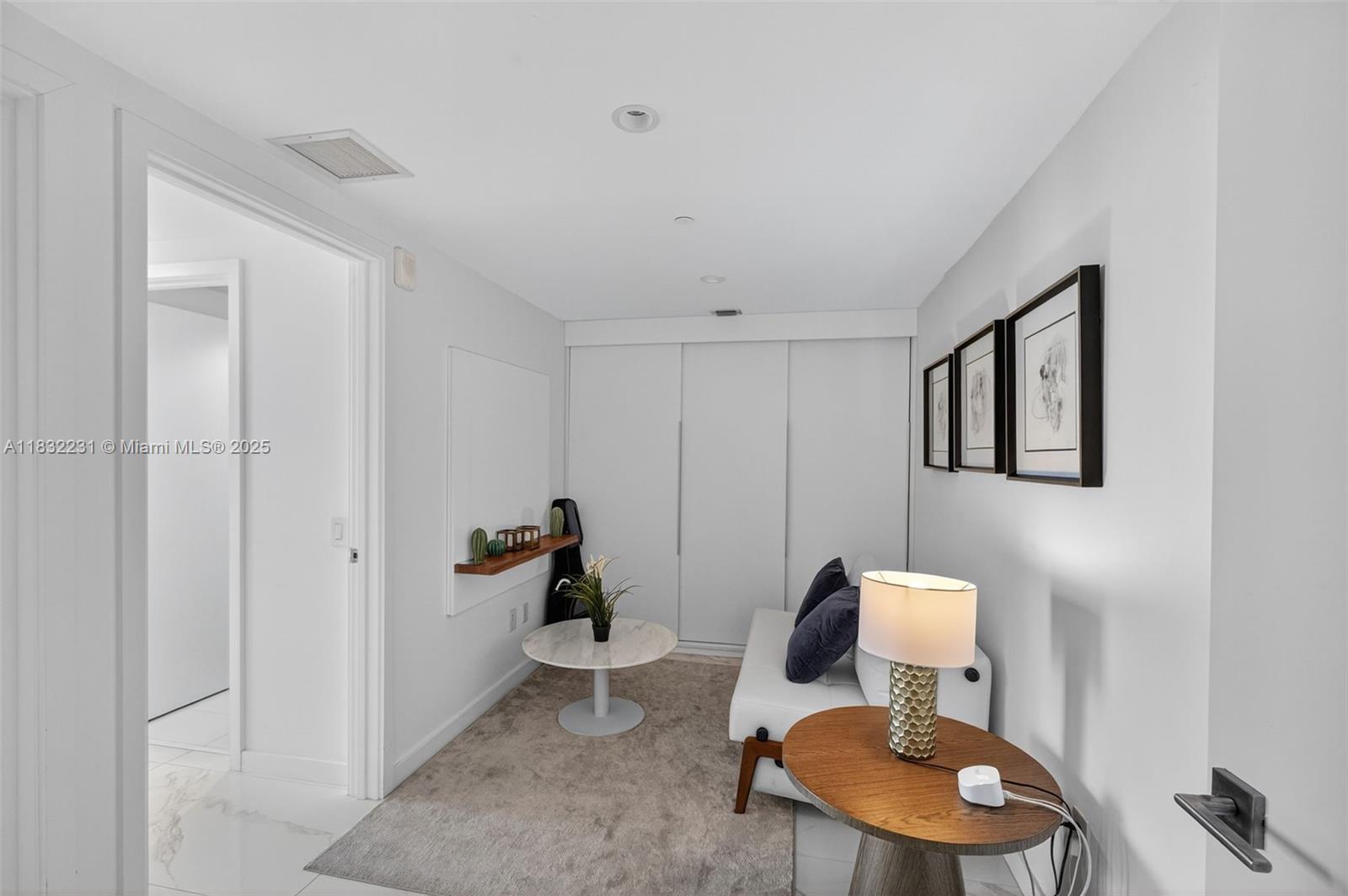 ONE PARAISO CONDO - Residential