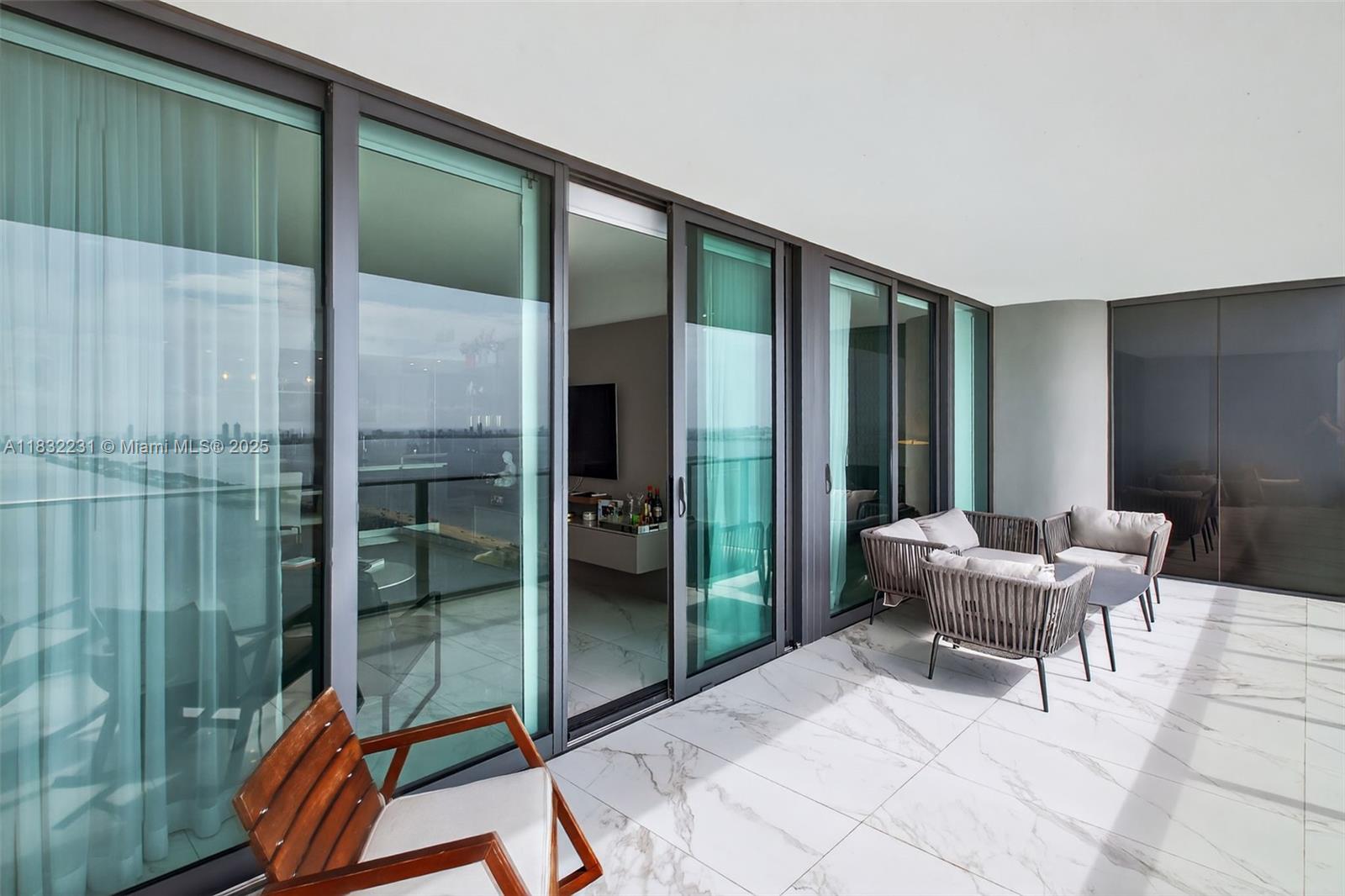 ONE PARAISO CONDO - Residential